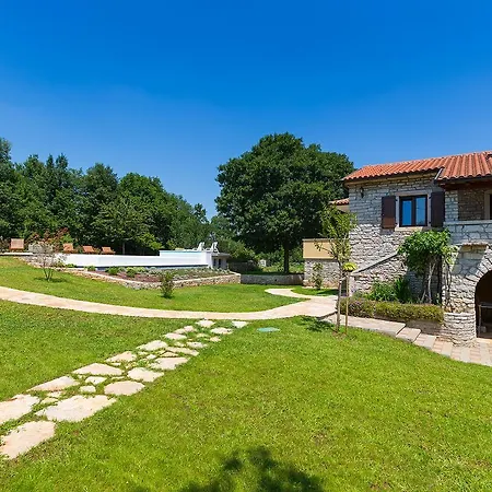 Villa Sany Heki